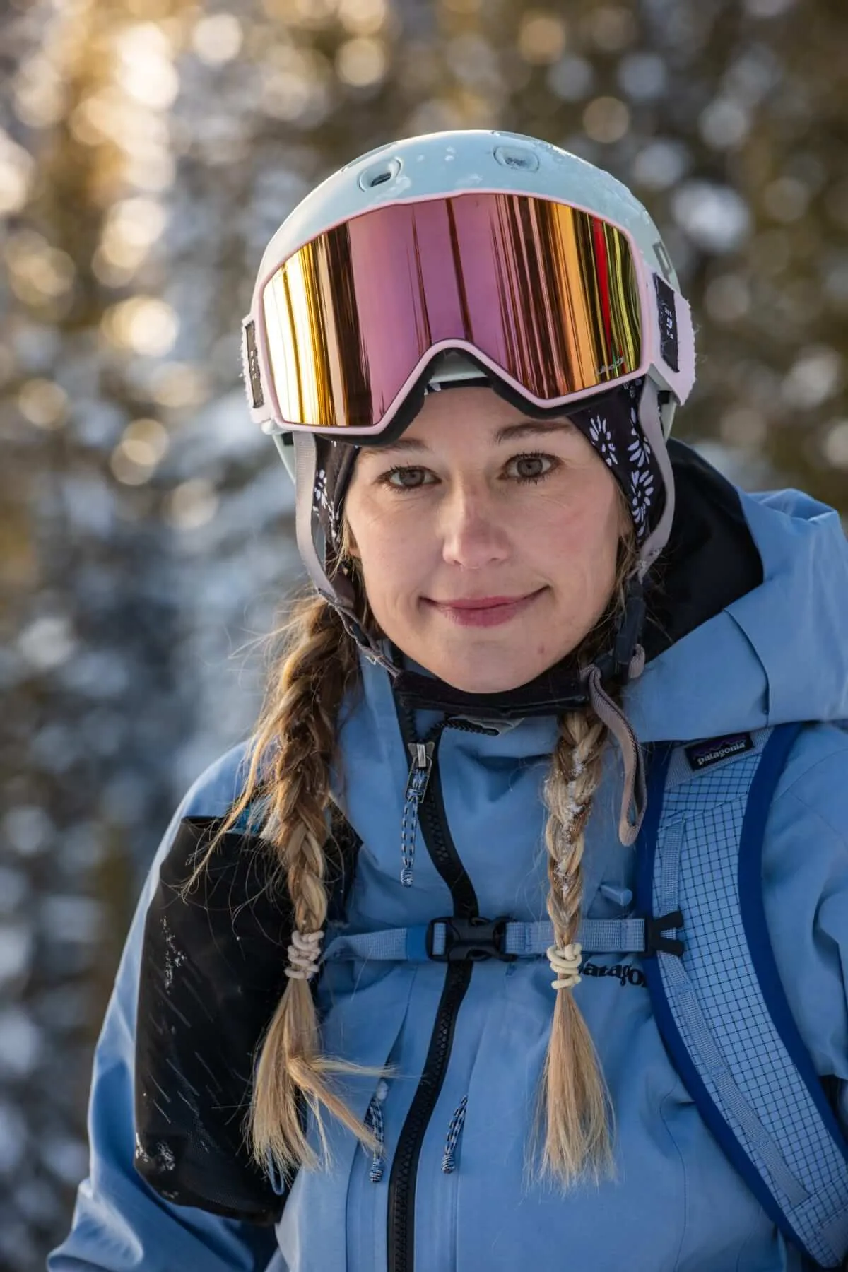 Caroline Gleich in a ski helmet and goggles